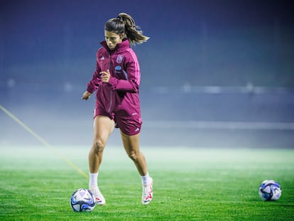 Alba Redondo durante un entrenamiento con la Selección Española.