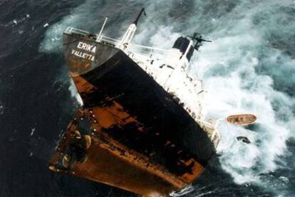 El naufragio del <i>Erika,</i> el 12 de diciembre de 1999.