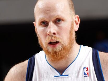 Kaman, en un partido con los Mavericks