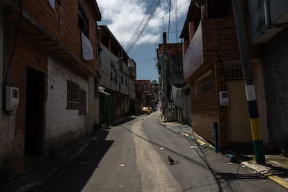 Una calle en el barrio Vila São José, en la periferia de São Paulo. Los índices de hambre en la metrópoli triplican la media nacional brasileña.