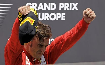 Fernando Alonso celebra la victoria.