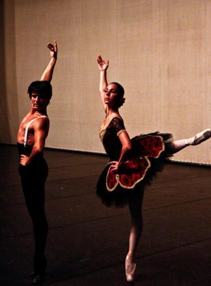 Joaquín de Luz y Ana Sofía Scheller bailan en Mallorca <i>Don Quijote</i>.