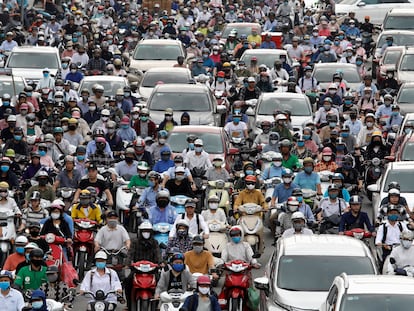 Atasco de motos en Hanoi (Vietnam).