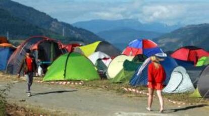 Tres camping al completo en las campas de Kobetas en Bilbao. EFE/Archivo