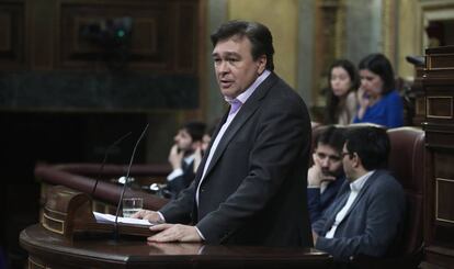 Tomás Guitarte, diputado de Teruel Existe, en el debate de investidura de Pedro Sánchez