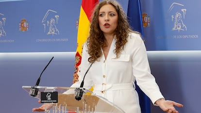 La portavoz del PP en el Congreso, Ester Muñoz, ofrece una rueda de prensa, este lunes en la Cámara baja.