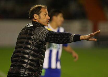 Alberto López, entrenador del Deportivo Alavés.