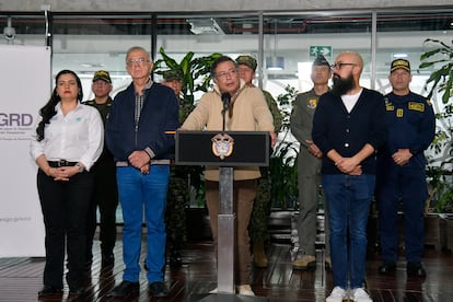 (De izquierda a derecha) Ghisliane Echeverry, directora del Ideam; Ivn Velsquez, ministro de Defensa; Gustavo Petro, presidente de la Repblica; y Carlos Carrillo, director de la Unidad de Gestin del Riesgo de Desastres, durante la declaracin de desastre nacional ante la variabilidad climtica, el 10 de noviembre de 2024, en Bogot.