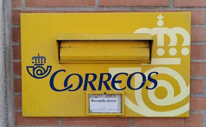 Un buzón de Correos. 