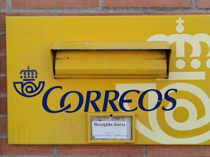 Un buzón de Correos. 