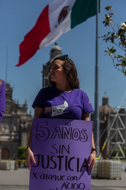 Ana Elena Saldaña, sobreviviente a un ataque con ácido, fue una de las mujeres que participó en la protesta.