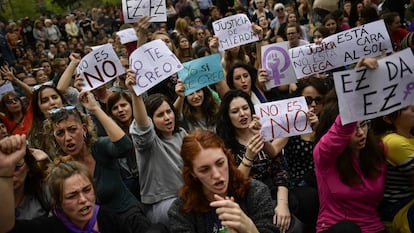 Concentración en Pamplona contra la sentencia de La Manada.