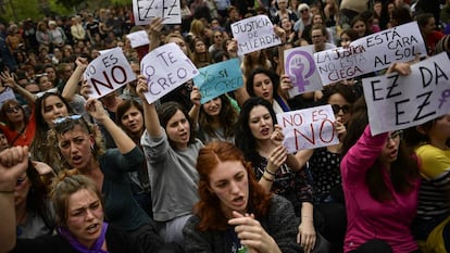 Concentración en Pamplona contra la sentencia de La Manada.
 