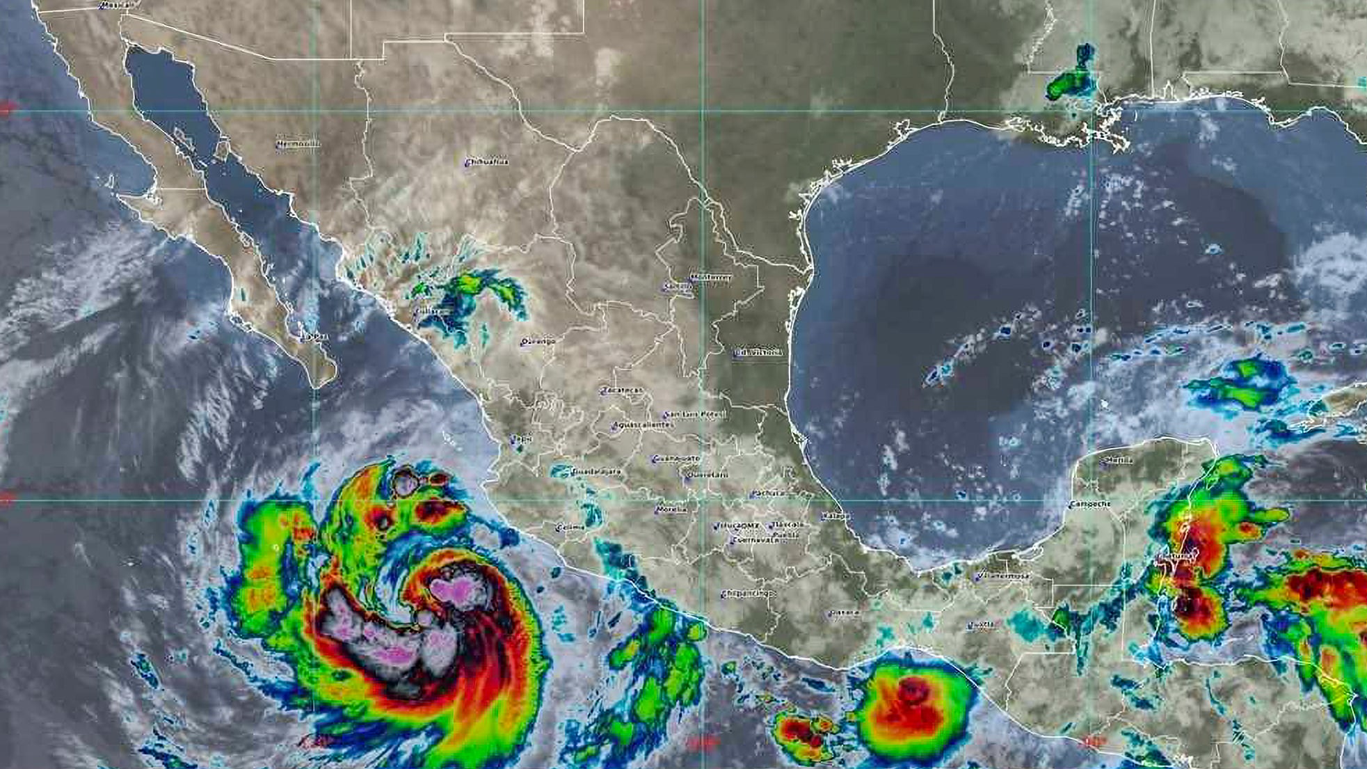 El huracán ‘Priscilla’ avanza con advertencias por lluvias en el Pacífico mexicano