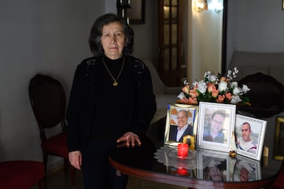 Dolores Ruiz, mujer que perdió a su marido y dos de sus hijos en la dana, en su casa de Xirivella.