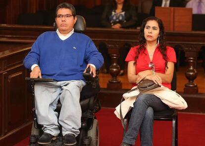 Michael Urtecho y su esposa, Claudia Gonzales Valdivia