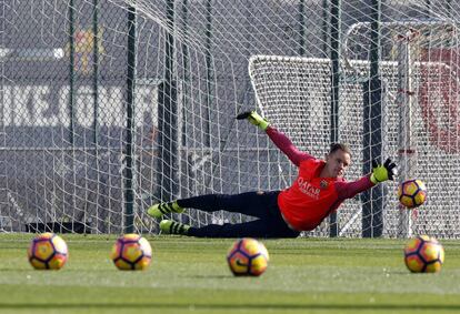 Marc-Andre ter Stegen durante el entrenamiento del Barça.