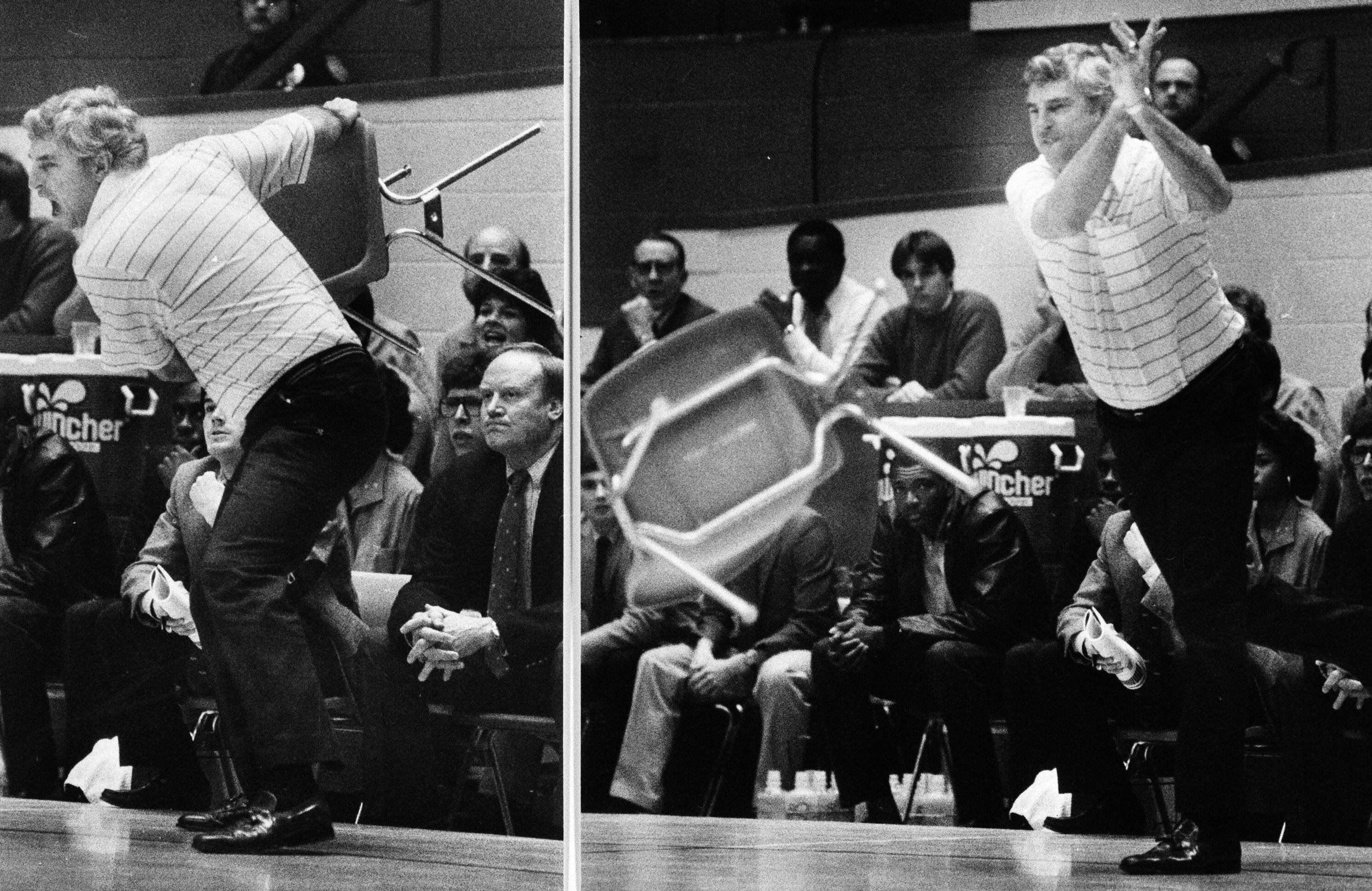 Bobby Knight, lanzando una silla a la pista en un partido del 23 de febrero de 1985.