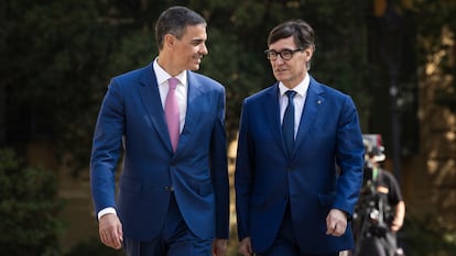 El presidente del Gobierno, Pedro Sánchez y el de la Generalitat, Salvador Illa, en un momento durante la Conferencia de Presidentes.