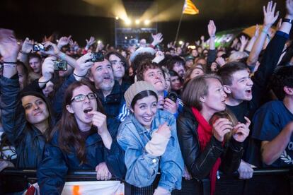 Primera fila del concierto más esperado del festival, el ofrecido en la madrugada del sábado por Blur.