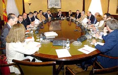 La comisión de investigación parlamentaria de los atentados del 11-M, durante su primera reunión.