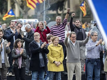 Concentraci&oacute;n contra las causas judiciales abiertas en Catalu&ntilde;a contra el proceso independentista. Mas, Ortega, Homs, Rigau