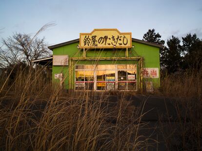 Un restaurante abandonado en la zona de exclusión de la ciudad de Tomioka, en la prefectura de Fukushima, el 27 de febrero de 2021.