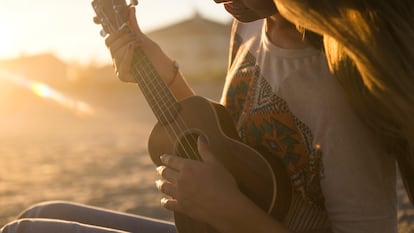 Un instrumento sencillo, cómodo y compacto para iniciarse en la música. GETTY IMAGES.