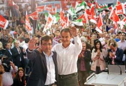 José Luis Rodríguez Zapatero, con Guillermo Fernández Vara en Cáceres.