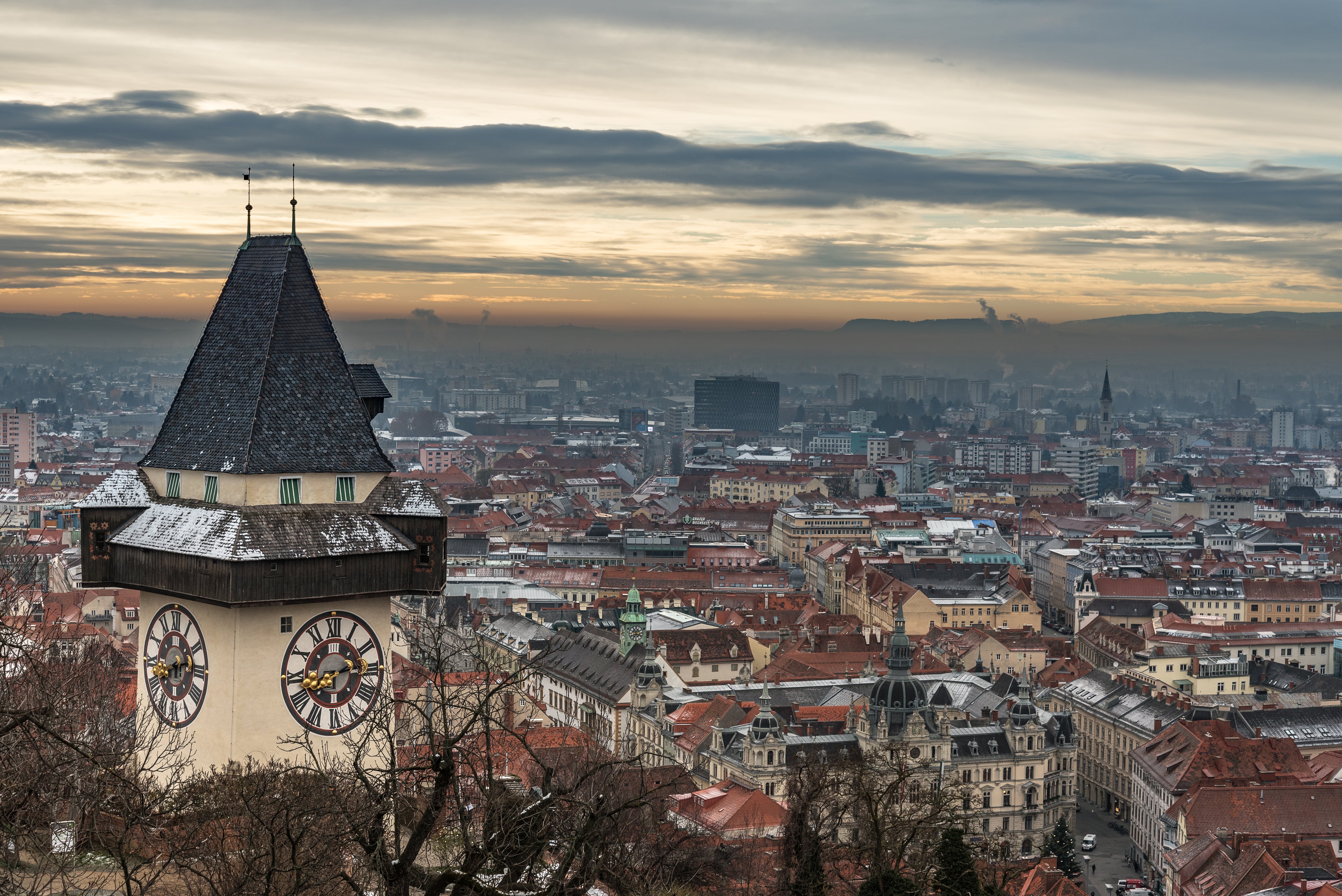 Al menos un muerto por un tiroteo en una escuela de la ciudad austriaca de Graz