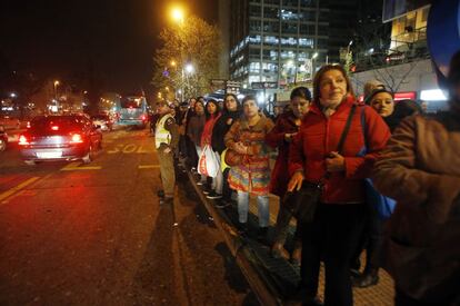 El terremoto ha coincidido con la hora punta de salida de los trabajos en Santiago de Chile.