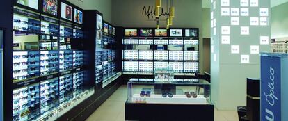 Tienda reformada según un nuevo concepto comercial de Afflelou. 