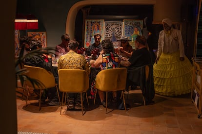 Los 10 comensales de la cena psicomágica celebrada en Ibiza hace unas semanas.