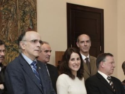 Tejeria, junto a Urrutia (a su derecha), en el Parlamento.