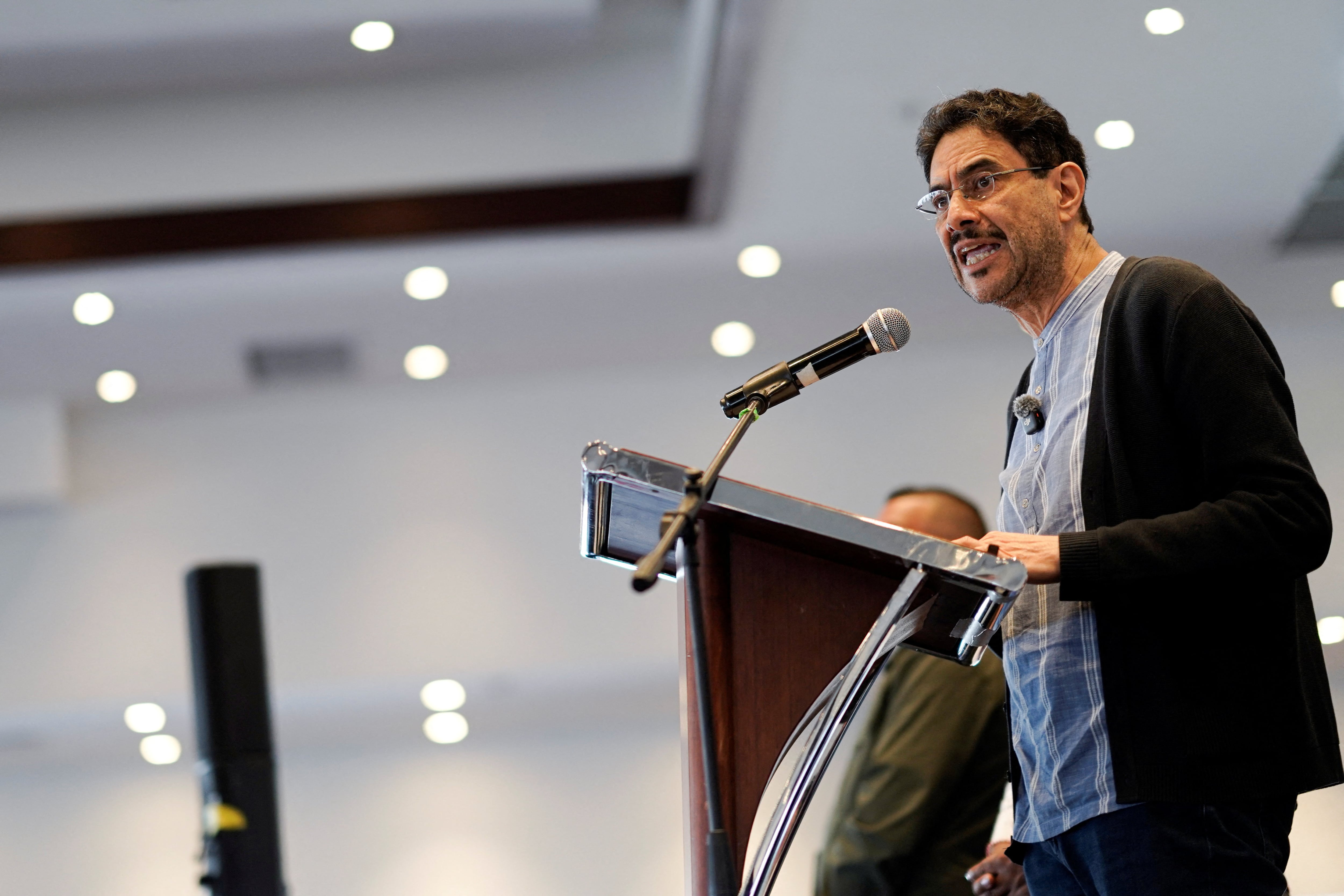 Iván Cepeda reitera que grupos armados presionan a la población para influir en su voto | El camino a las elecciones presidenciales de Colombia 2026, en vivo