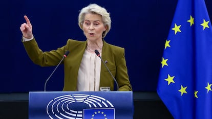 La presidenta de la Comisión Europea, Ursula Von der Leyen, este jueves en la Eurocámara.