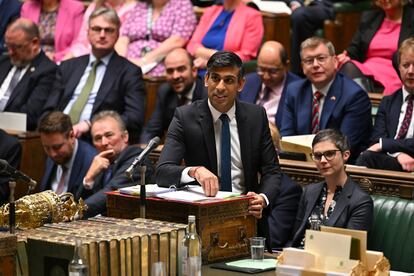 El primer ministro británico, Rishi Sunak, interviene en la sesión de control al Gobierno en la Cámara de los Comunes, este miércoles.