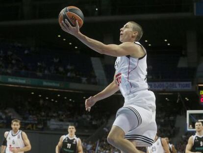 Carroll entra a canasta.
