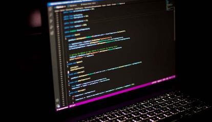 Portátil con código fuente de seguridad