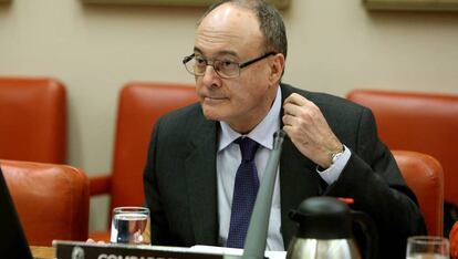 El gobernador del Banco de España, Luis Maria Linde en la Comision de Seguimiento de los Acuerdos del Pacto de Toledo.
