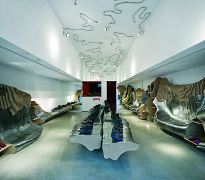 <span >Tienda Camper en Sevilla de Benedetta Tagliabue. Foto: Pedro Pegenaute</span>