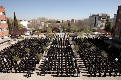 Imagen del patio principal del Complejo Policial de Canillas, en Madrid, durante el acto de incorporación de un millar de agentes celebrada en 2009.