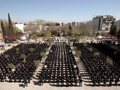 Imagen del patio principal del Complejo Policial de Canillas, en Madrid, durante el acto de incorporación de un millar de agentes celebrada en 2009.