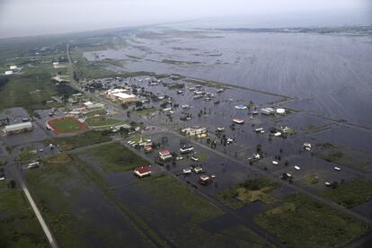 Viviendas inundadas próximas al estuario Sabine Pass, el 31 de agosto.