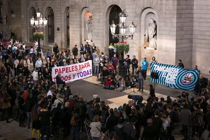 Prop de 200 persones van sol·licitar el tancament del CIE de la Zona Franca.