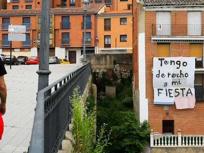 Un cartel de reivindicación del festejo en Tordesillas.