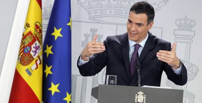 El presidente del Gobierno, Pedro Sánchez, durante su comparecencia antes los medios en el Palacio de La Moncloa