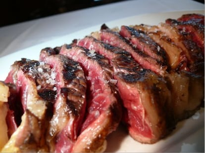 Chuletón de vacuno mayor que se sirve en Pelotari.