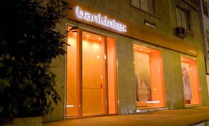 Exterior de una oficina de Bankinter. 