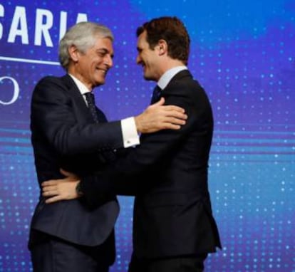 Adolfo Suárez Illana (l) with PP president Pablo Casado.